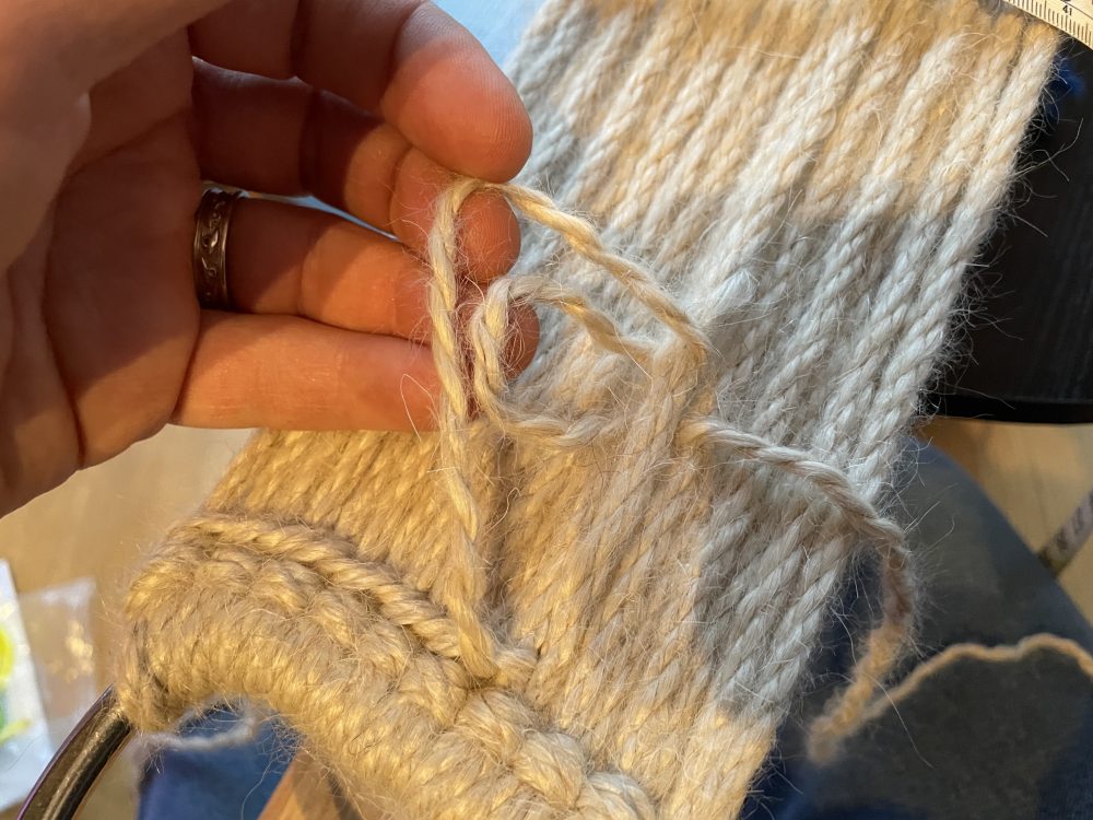 Making a Horse Cinch - Warps, Wefts, and Weaving. - TrailMeister